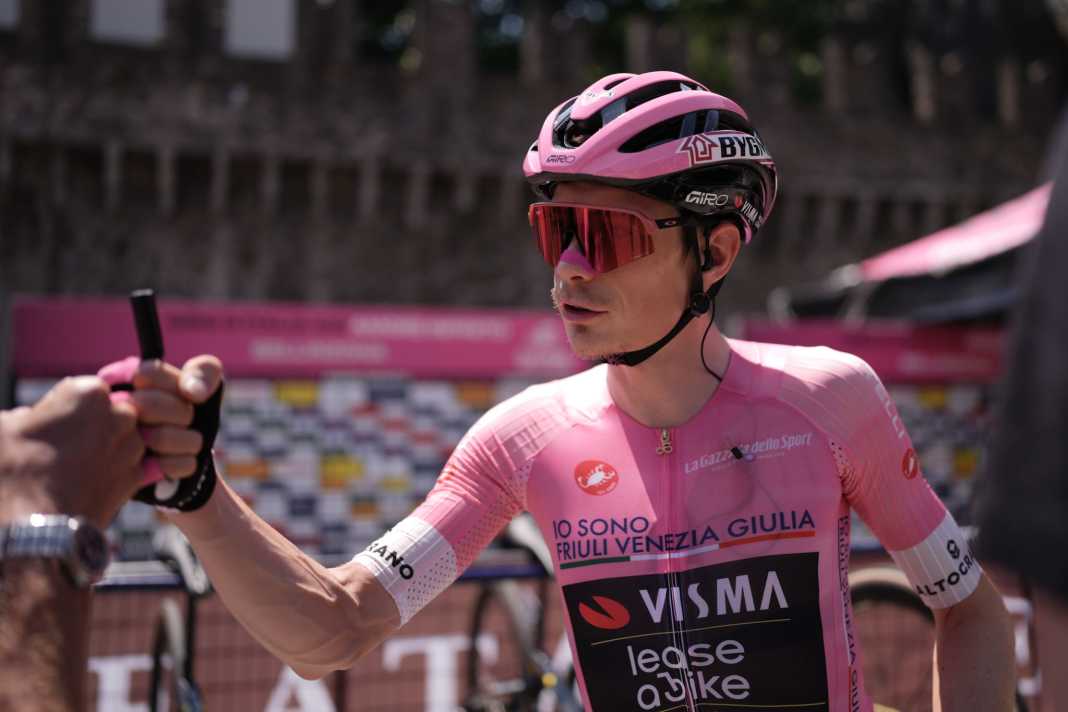 Vingegaard baut Giro-Führung aus