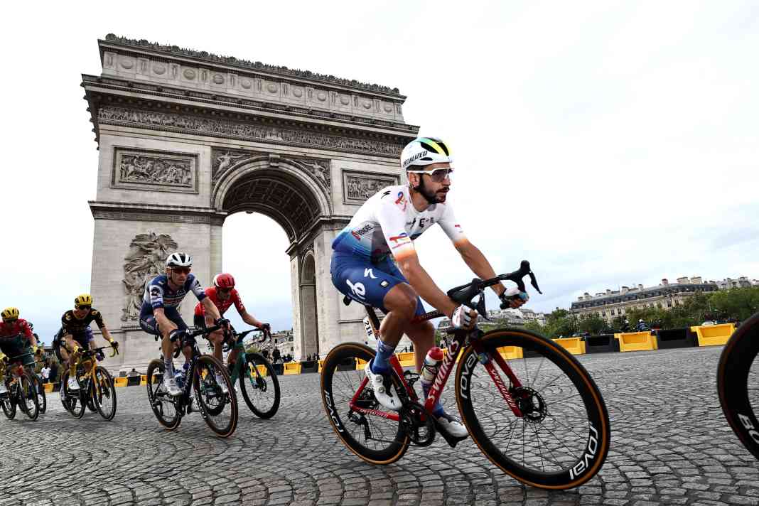 TOUR Tech briefing for Stage 21