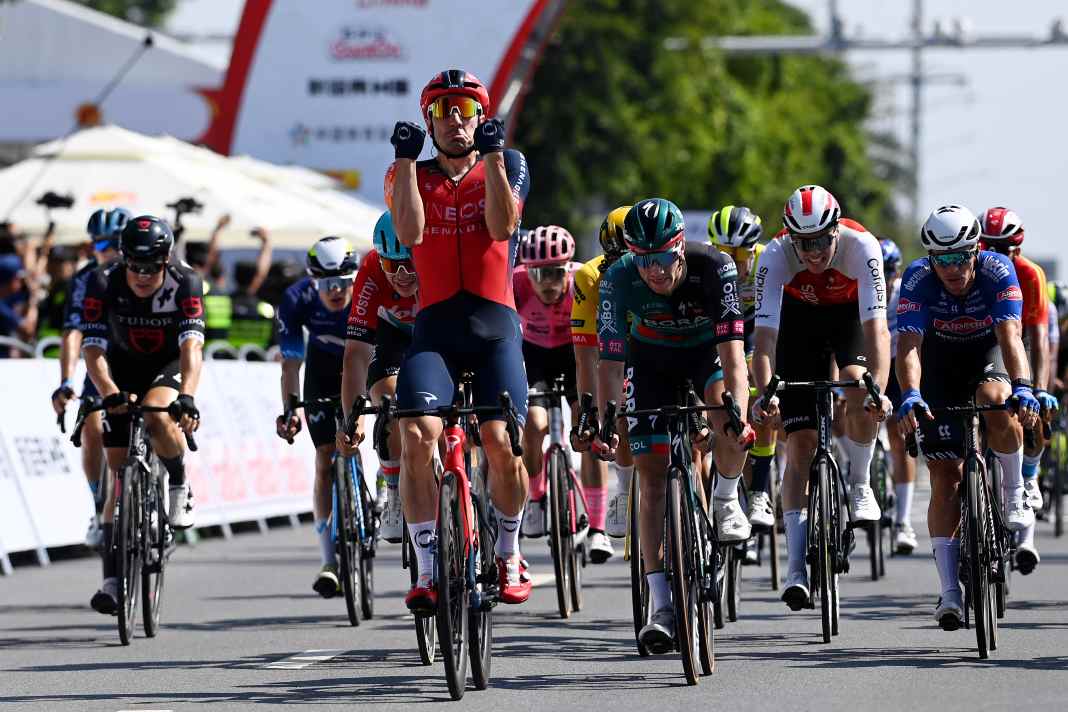 Viviani gewinnt Auftakt für Sprinter