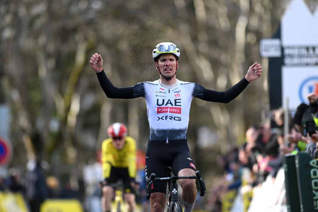 Almeida fängt Vingegaard nach Wetterchaos noch ab und gewinnt 4. Etappe