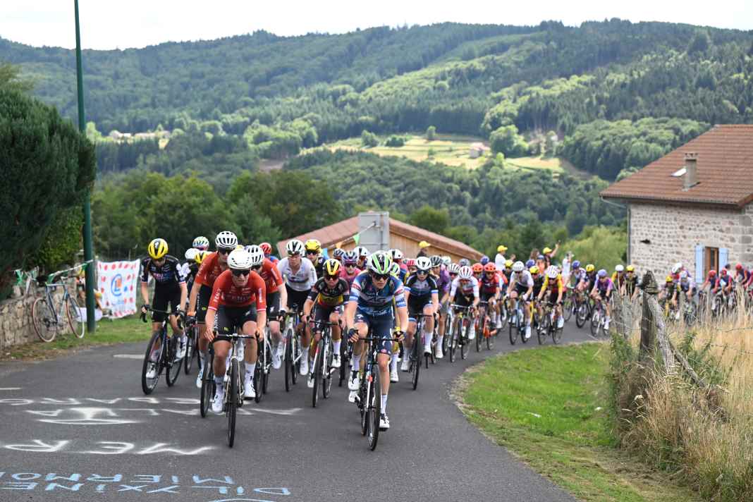 TOUR Tech briefing for Stage 8