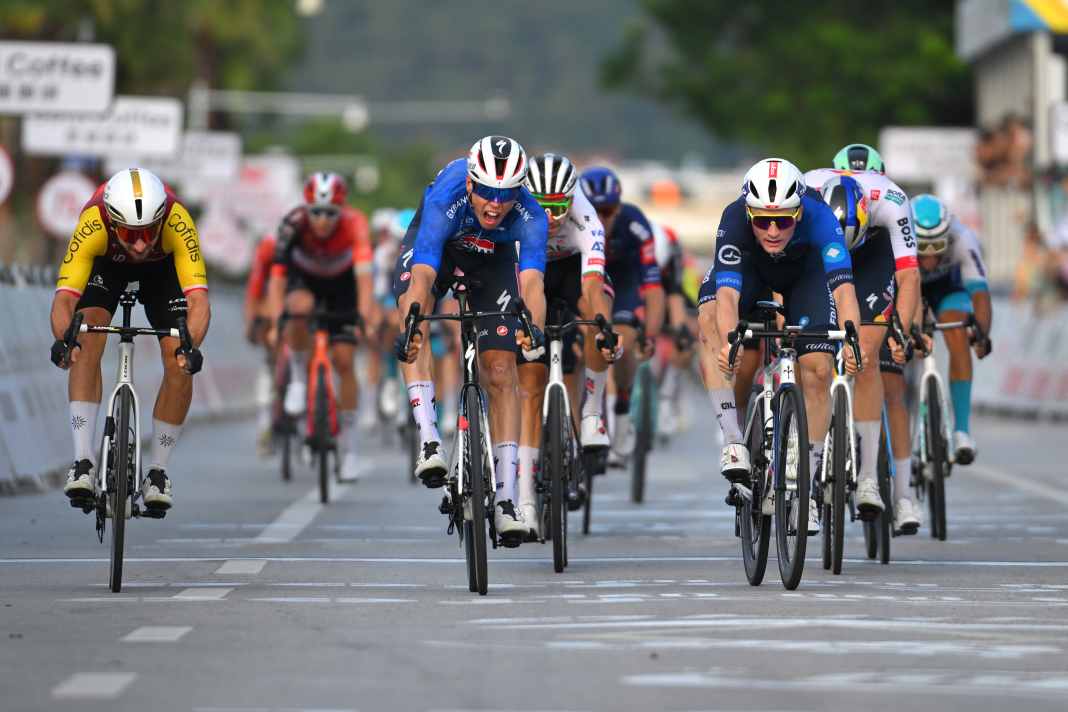 Double wehrt Lafays Angriff ab, Magnier wieder Sprintsieger