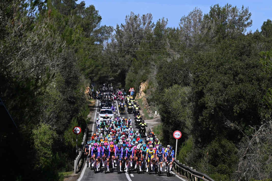 Mexico and the Canary Islands kick off the season