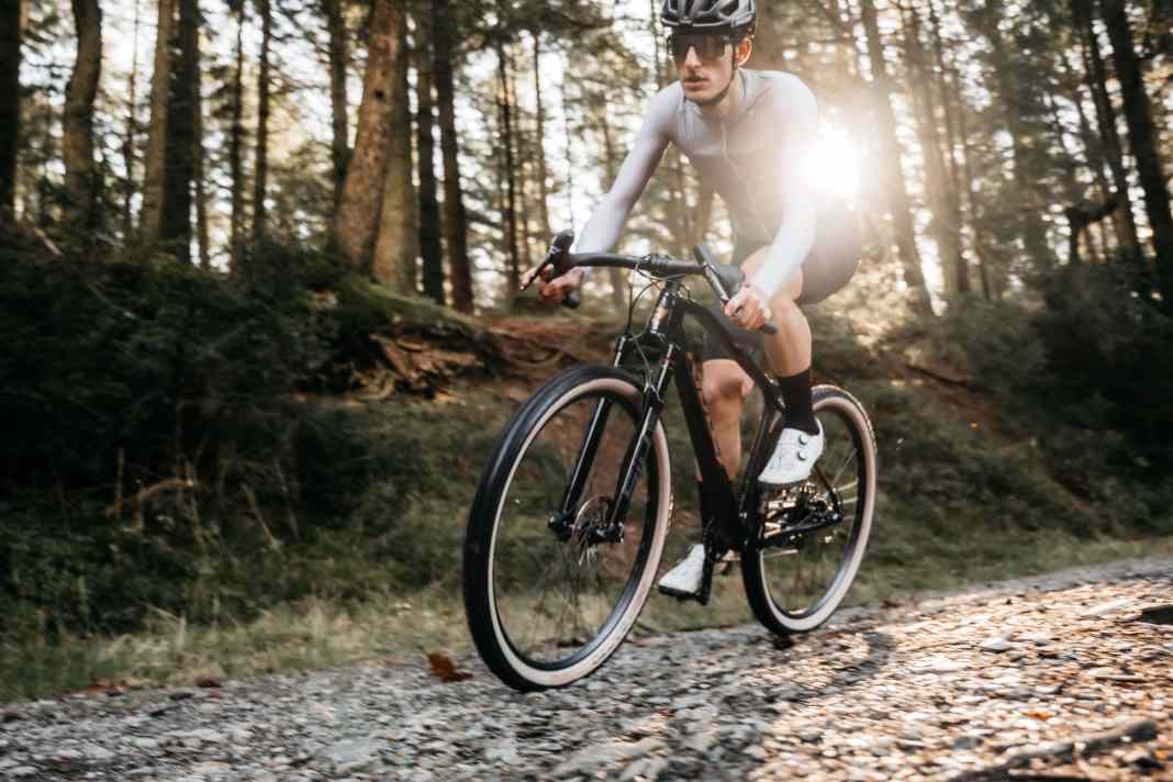 Ein Bike - halb Gravelbike, halb Mountainbike