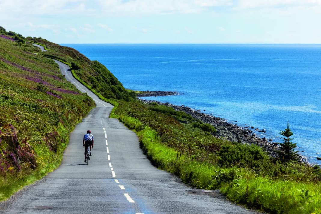 Verkehrsarme Panorama-Straßen und Kulturgut erfahren