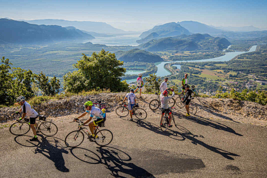 Le col du Tour de France libéré pour les vélos - Col du Grand Colombier