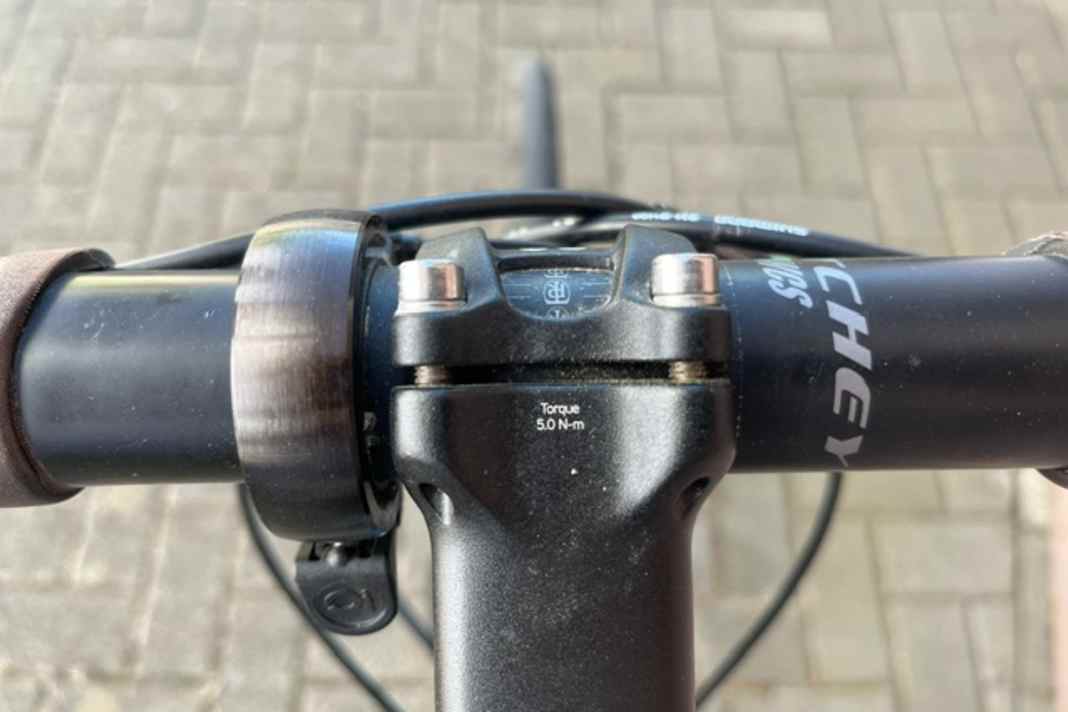 The Knog Oi bicycle bell