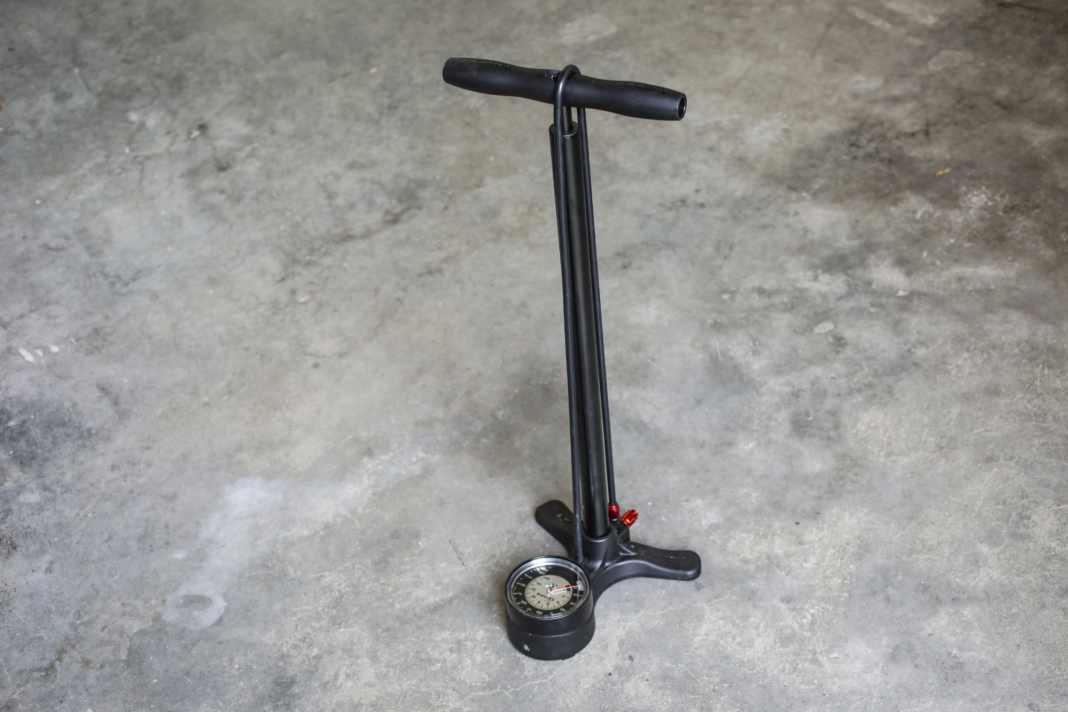 ​Edel-Pumpe mit Mega-Manometer im Test