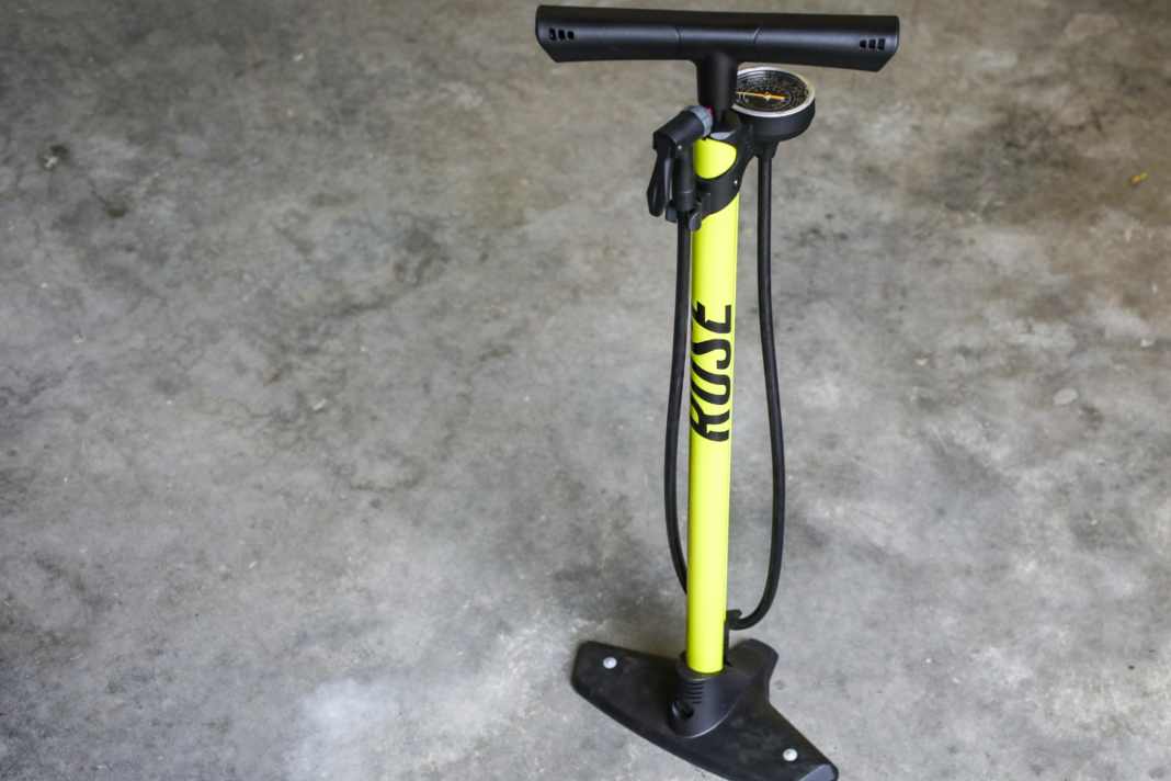 Fahrradpumpen-Test der Rose Standpumpe