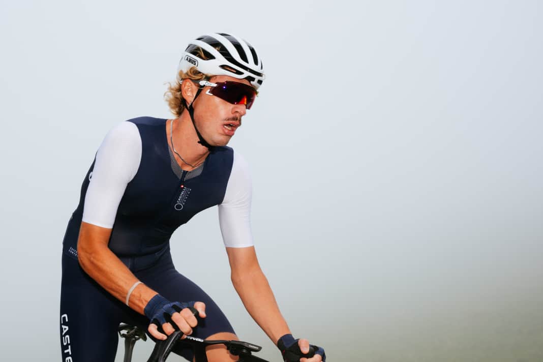 Saturday Morning Skinsuit kombiniert Trikot und Bibshort