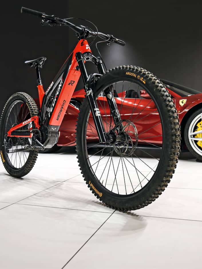 Der Ferrari unter den E-MTBs?