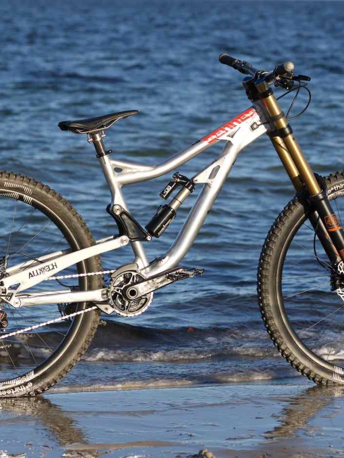 Der erste 29 Zoll Downhiller…