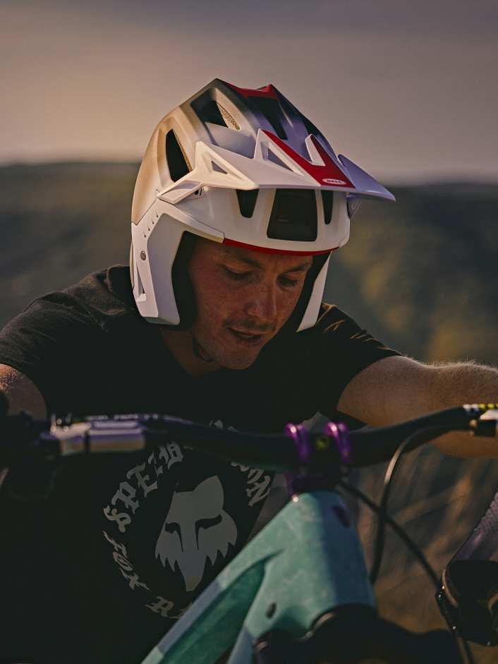 Fullface-Schutz trifft luftigen Uphill-Flow