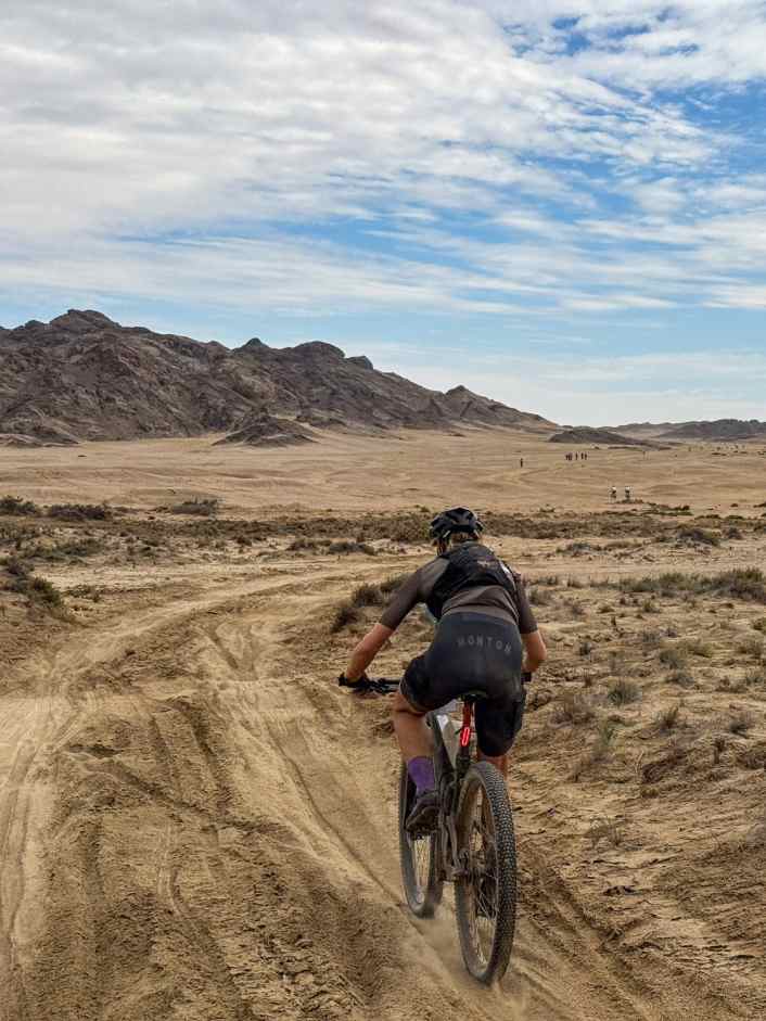 Wildes Blind Date in der Wüste