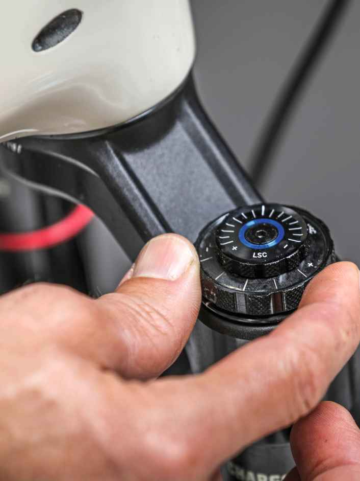 So stellst du dein Mountainbike-Fahrwerk richtig ein