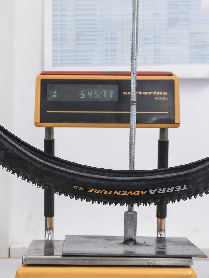 Haltbarer Gravel-Reifen, der vor nichts zurückschreckt?