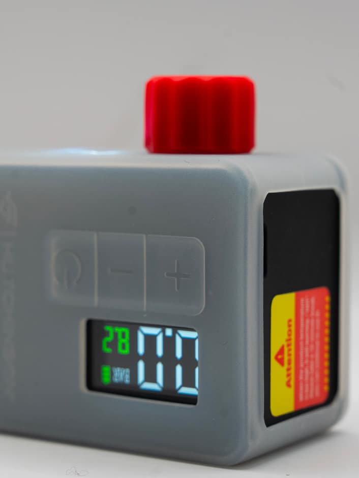 Electric mini-pump weighing 130 grams