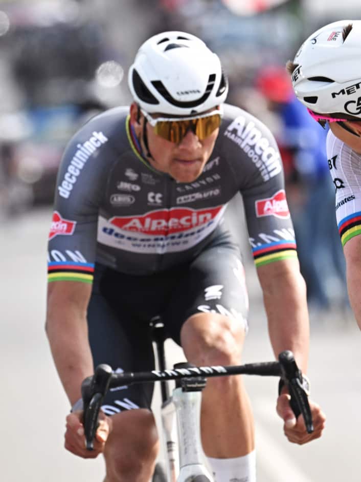 Gigantenduell auf Kopfsteinpflaster