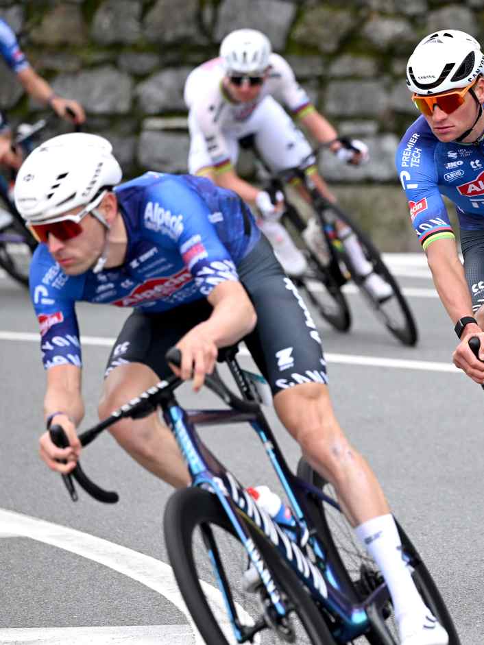 And everyone joins in - a commentary