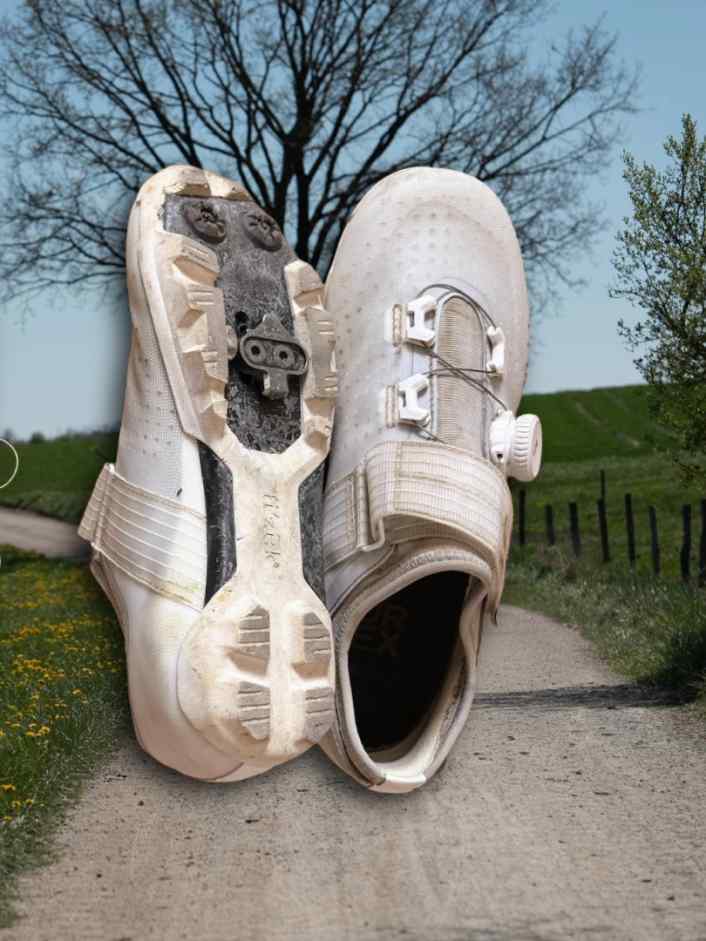 Road cycling shoes vs. gravel shoes