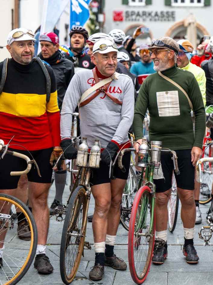 350 participants from 21 countries