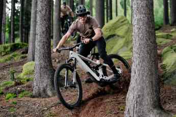 Viel Federweg und wenig Gewicht zum Kampfpreis?