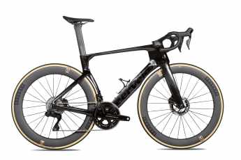 Neuer reinrassiger Aero-Bolide im Test
