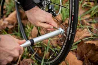 Zwei neue Mini-Luftpumpen fürs Rennrad