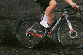 Neues Gravelbike mit Renngeometrie und großer Reifenfreiheit