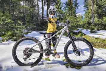 Reifen, Schuhe, Klamotten & ein Kinder-Bike im Test