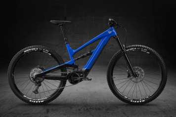 Ein All-Mountain E-MTB mit Enduro-Genen
