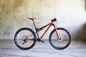 KTM bringt neue Edel-Version für Scarp und Myroon