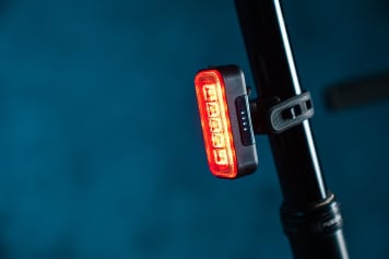 Neue Fahrradlampe mit Automatik und Bremslicht