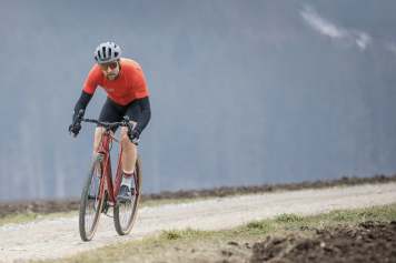 10 Gravelräder aus Alu und Carbon um 2000 Euro