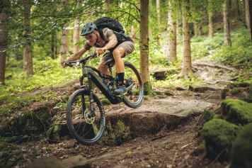 Neue SUV- und Touren-E-Bikes von Centurion