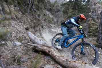 Das Pivot Switchblade Pro X0 AXS 2024 im Test