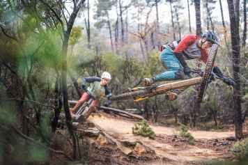 Preiswerte Enduro-E-Bikes im Test-Duell