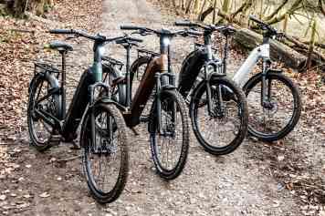 4 Tiefeinsteiger-E-Bikes für Offroad?!
