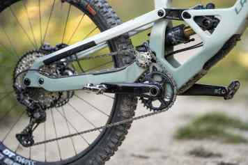 Potenter Abfahrer mit massig Hub