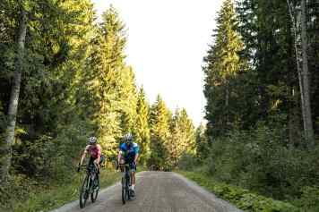 Mit dem Gravelbike unter der finnischen Mitternachtssonne