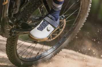 Crankbrothers Mallet/Stamp jetzt in freshem Blau