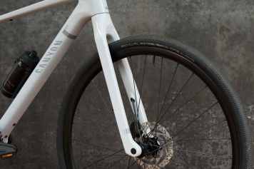 Günstiges Alltagsbike für Stadt und Schotter