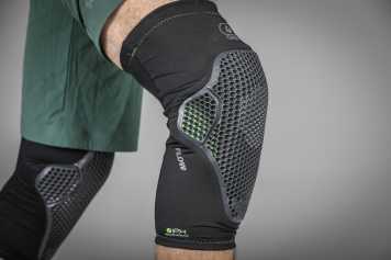 Luftiger Schützer - der O’Neal Flow Knee Guard im Test