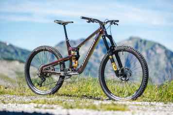 Neue Gravity-Bikes für Enduro, Freeride und Bikepark