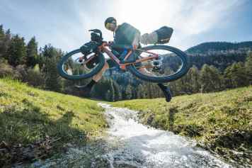 Verkehrte Welt oder voll im Trend? MTB-Hersteller zeigt Gravelbike Terrel CF