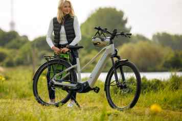 Neues Trekkingbike mit Pinion Motor-Getriebe-Einheit