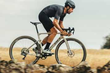 Neues Gravelbike mit Federung aus Spanien