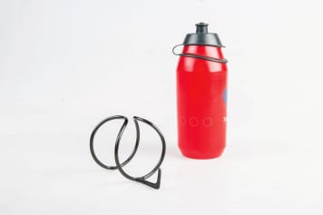Flaschenhalter von Carbonworks - Flaschenhalter aus Carbon fürs Rennrad