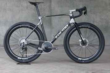 Das Kocmo GRVL Beast kombiniert Titan und Carbon
