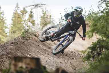 So bewältigen Sie sicher alle Hindernisse im Bikepark